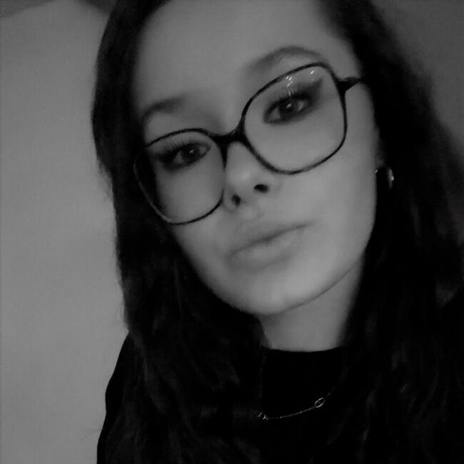 Babysitter in Saint-Domineuc: Enora