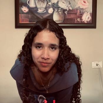 Babysitter in Santo Antônio da Platina: Hemilly Caroline
