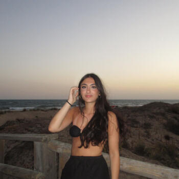 Babysitter in Seville: Laura