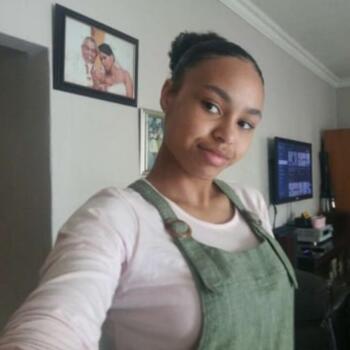 Babysitter in Berea: Kyra