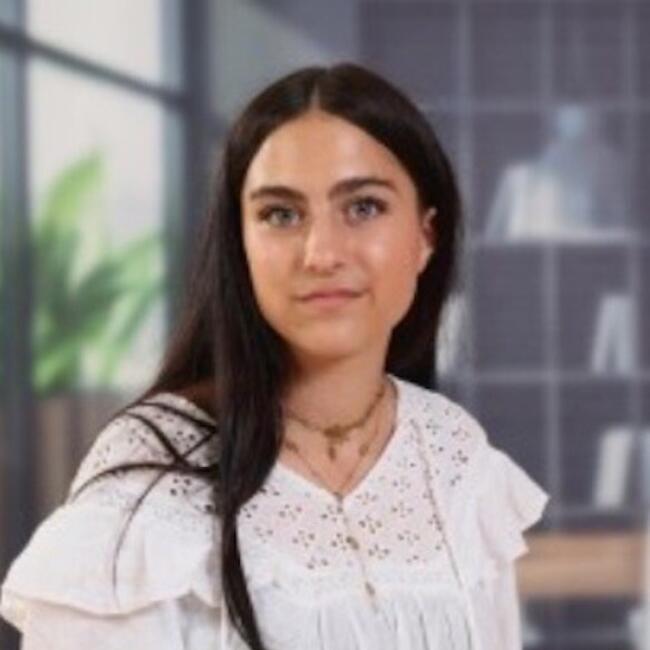 Babysitter in Lyon: Olga