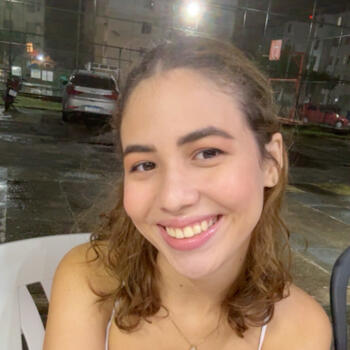 Babysitter in Belém: Emilly