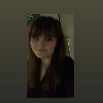 Babysitter in Belfast: Elliw Sian Williams (Ell)
