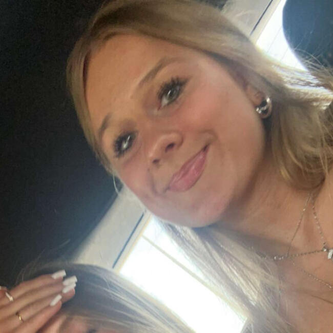 Babysitter in Mount Prospect: Suzanne