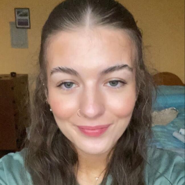 Babysitter in Galway: Abigail