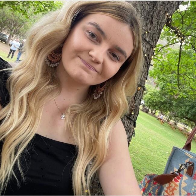 Baby-sitter in Newcastle: Brianna