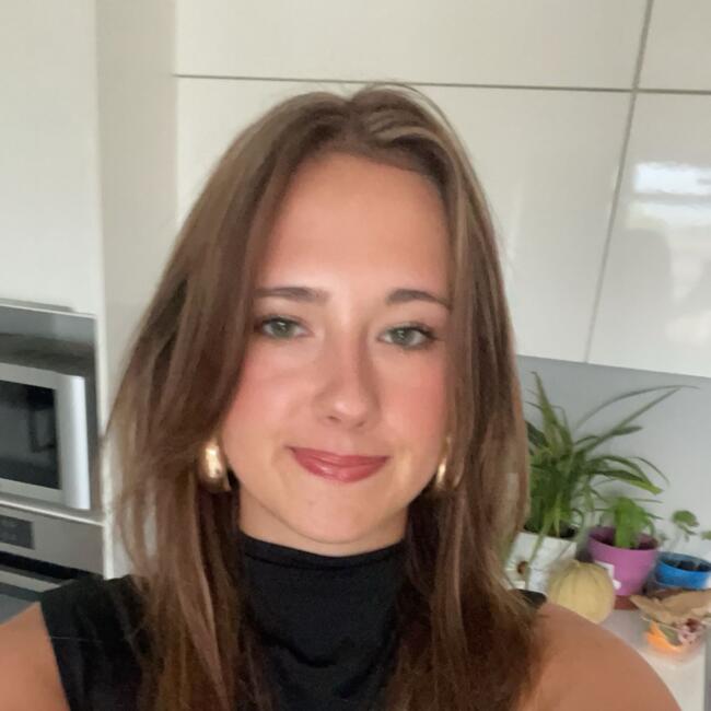 Babysitter in Oostkamp: Alani