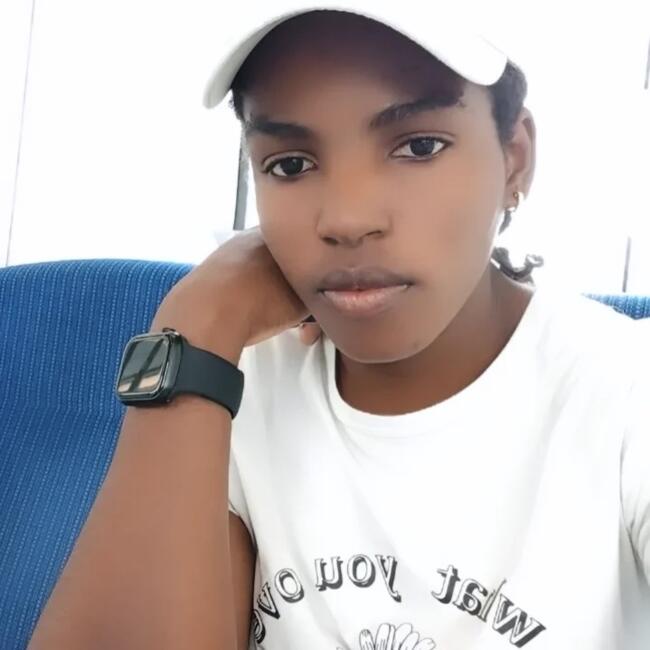 جليسة أطفال في دبي: Cissy