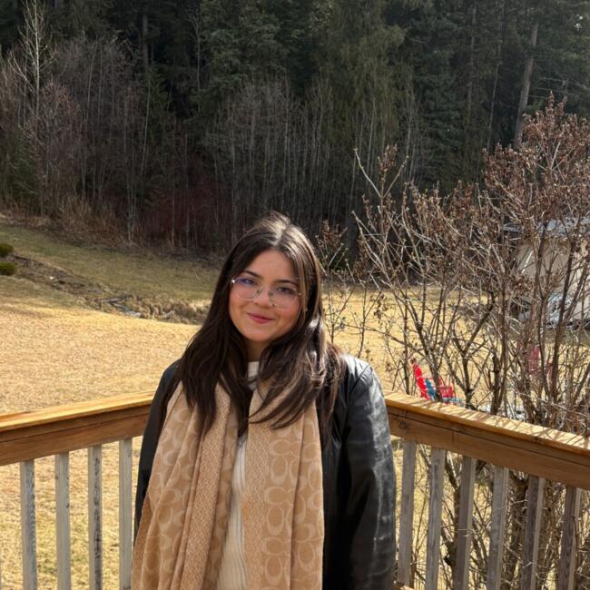 Baby-sitter in North Vancouver: Coral