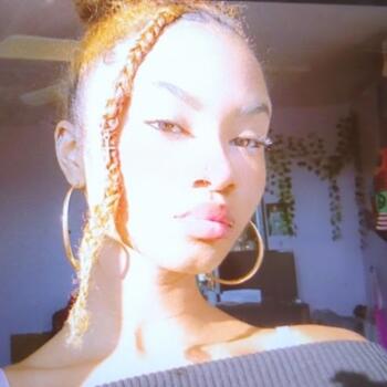 Baby-sitter in Brooklyn: Maya