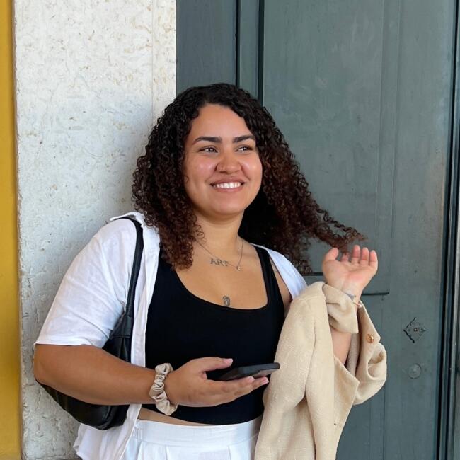 Babysitter in Almada: Isabella