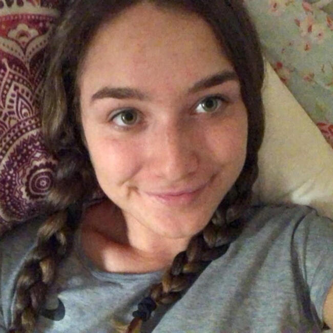 Babysitter in Melbourne: Meryem