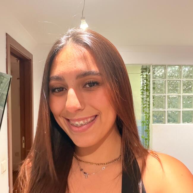 Babysitter in Faro: Maria