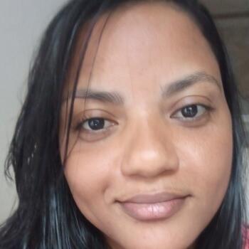 Babysitter in Mata de São João: Daniele