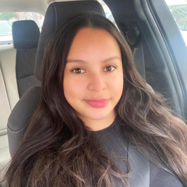 Babysitter in Borough of Queens: Jasmine