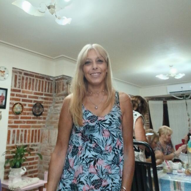 Niñera en San Isidro: Zuni