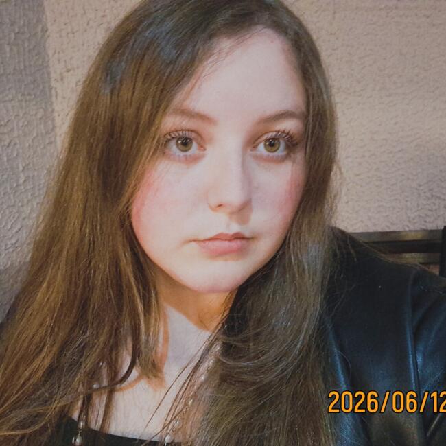 Babysitter in Curitiba: Emily