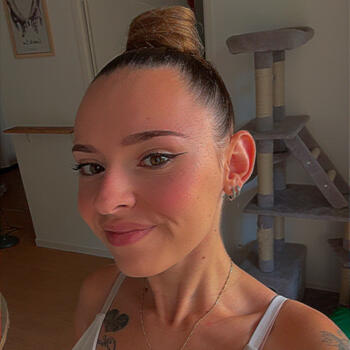 Babysitter in Villenave-d'Ornon: Eva