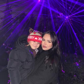 Babysitter στην περιοχή Κερατσίνι: TAΝΙΑ