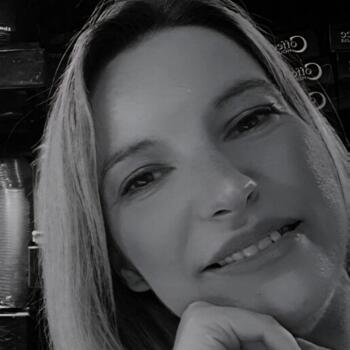 Δουλειά για babysitter στην περιοχή Ρίο: δουλειά φύλαξης παιδιών Νικη