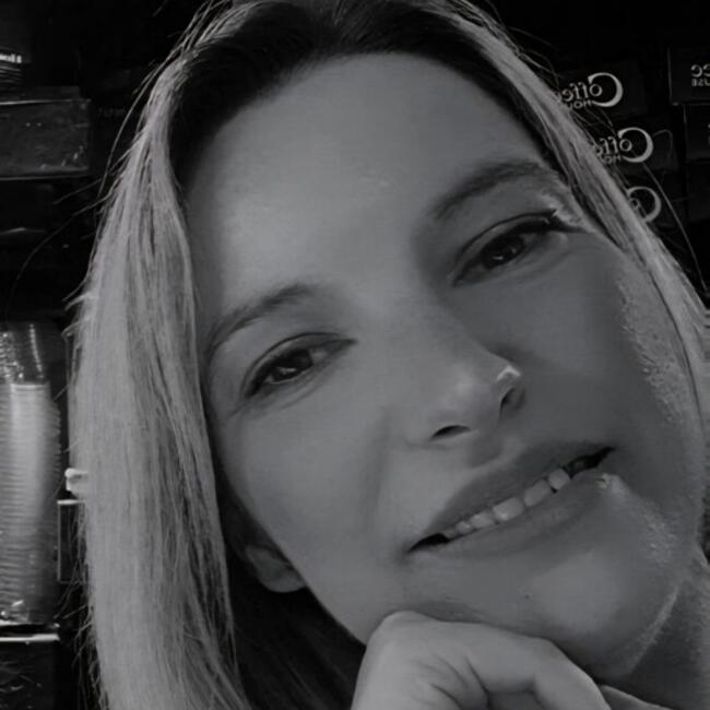 Babysitting job in Rio: Νικη