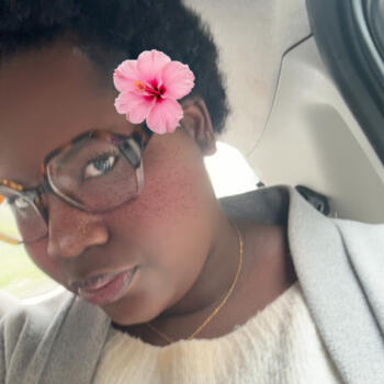 Babysitter in Vierzon: Naima