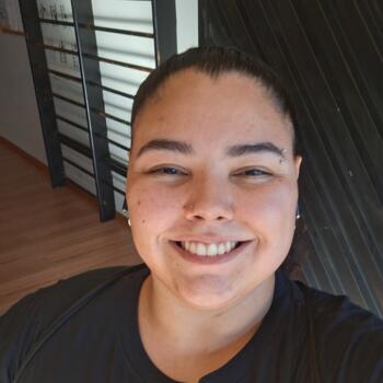 Babysitter in Pindamonhangaba: Amanda