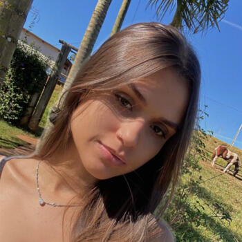 Babysitter in Uberlândia: Larissa