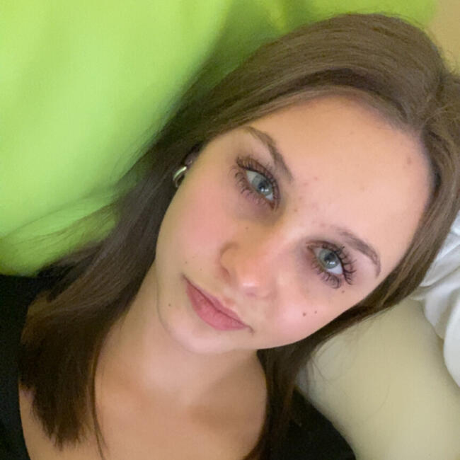 Varuška v Trgovišče: Sara