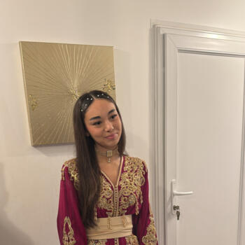 Babysitter in Puteaux: Assia