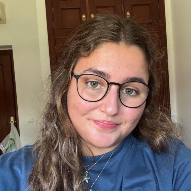 Canguro en Sevilla: Carmela