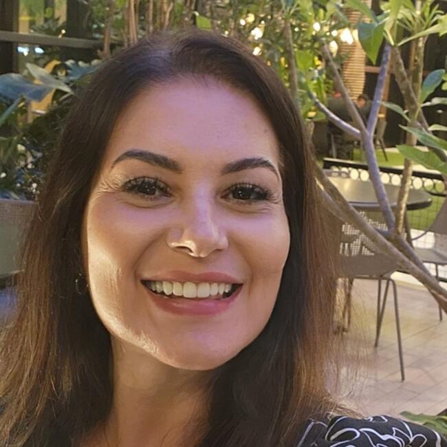 Babá em Cerqueira César: Claudia