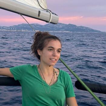 Babysitter in Marseille: Astrid