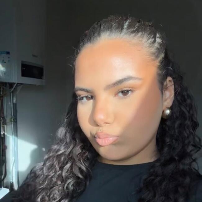 Babysitter in Colfontaine: Naila