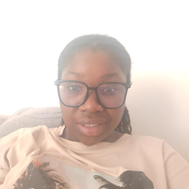 Babysitter in Champigny-sur-Marne: Leandra