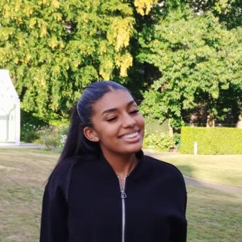 Babysitter in Forest: Imogen