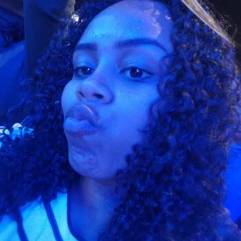 Babysitter in Viana: Débora