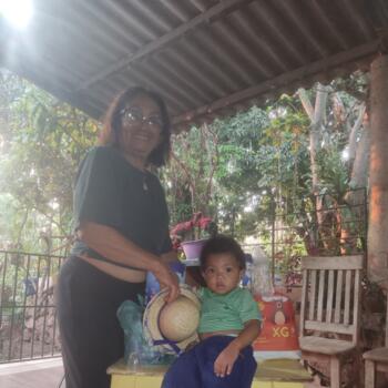 Emprego de babá em Brasília: emprego de babá João