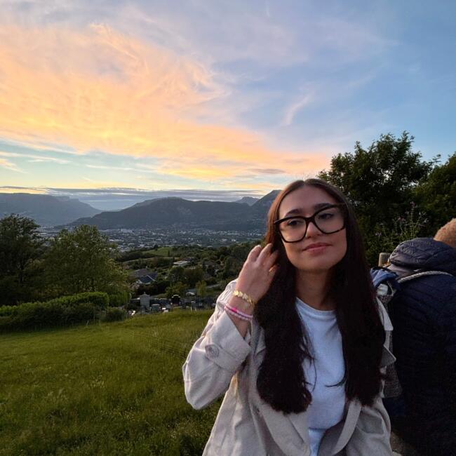 Babysitter in Venon: Zoé