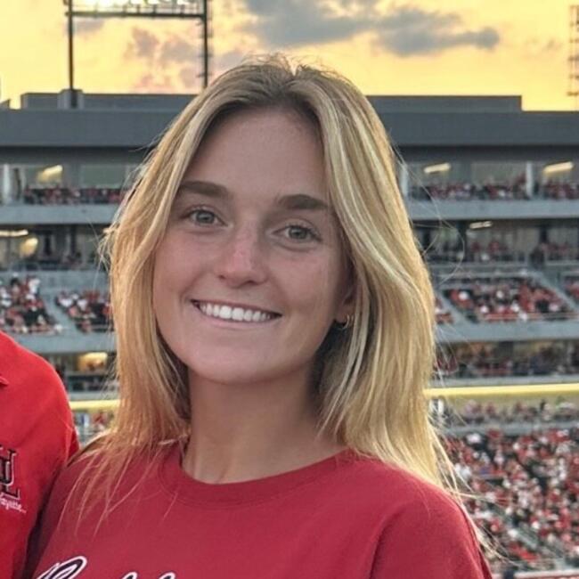 Babysitter in Bear: Sophia