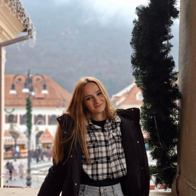 Bonă în Brașov: Romina