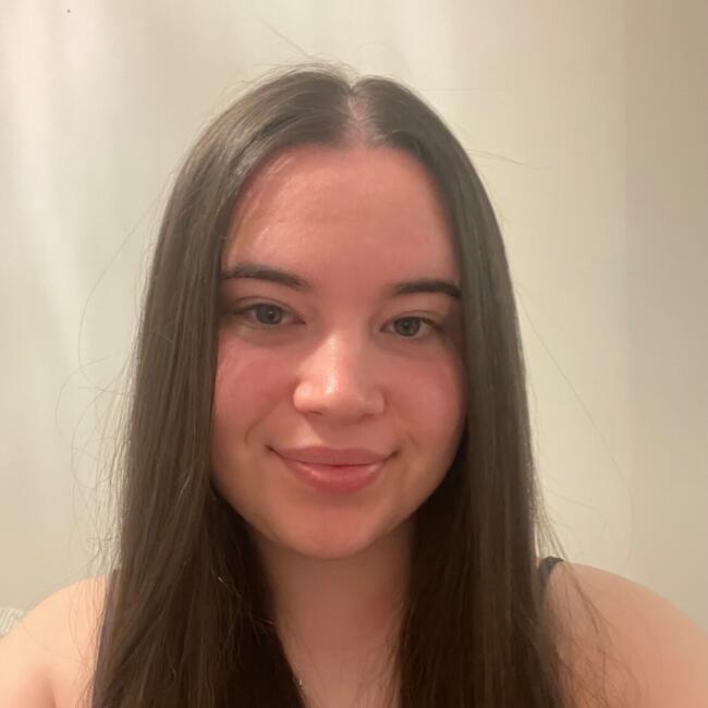 Babysitter in Worcester: Hannah
