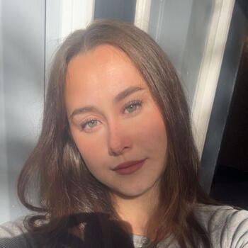 Babysitter in Auckland: Isabella