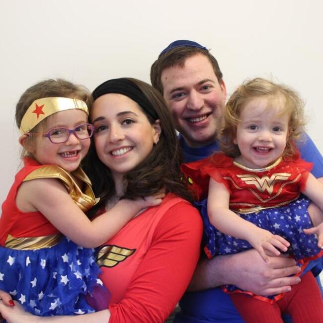 משרת בייביסיטר ב- ירושלים: Sam