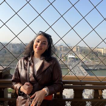 Babysitter in Clamart: Mona