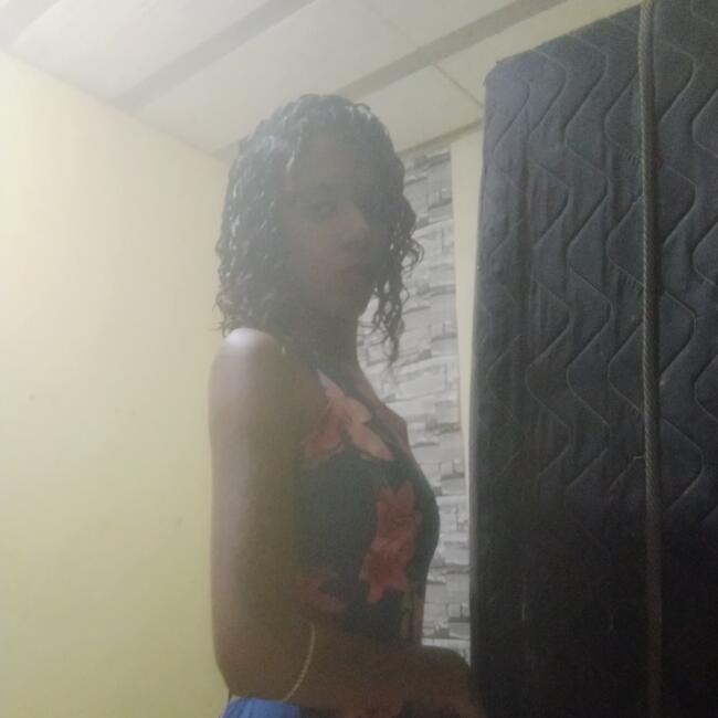 Babysitter in Sete Lagoas: Camilla