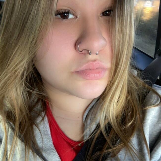 Babysitter in Spanaway: Lexi