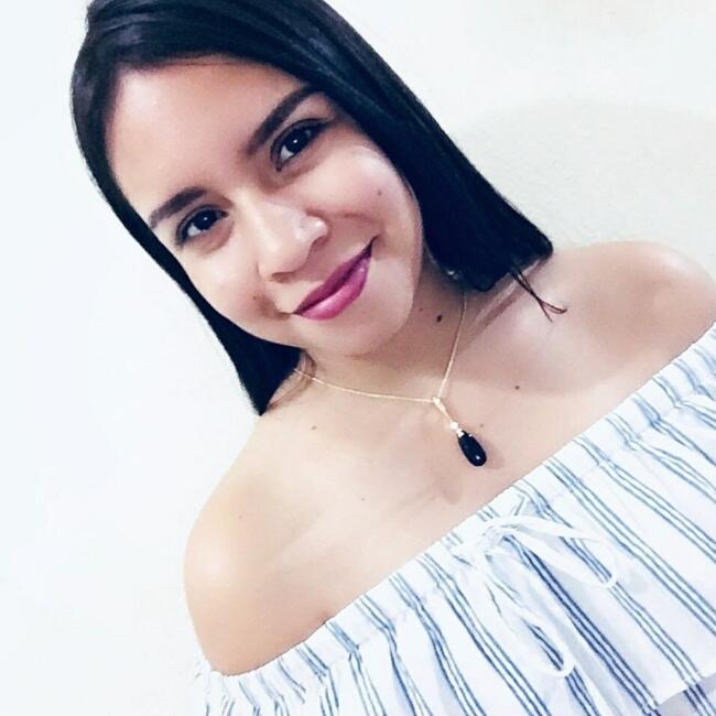 Babysitter in Niagara Falls: María Carolina