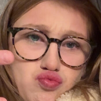 Babysitter in Pré-en-Pail: Romane