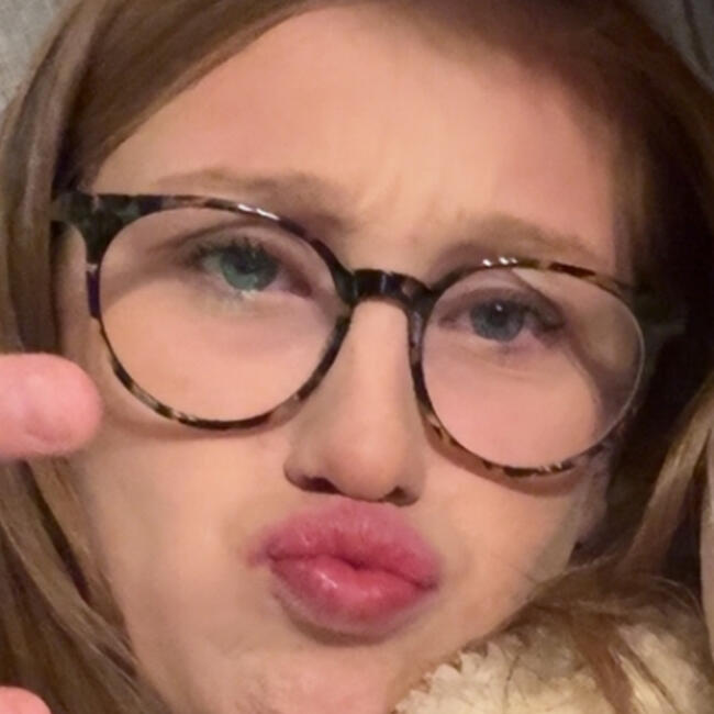 Babysitter in Pré-en-Pail: Romane